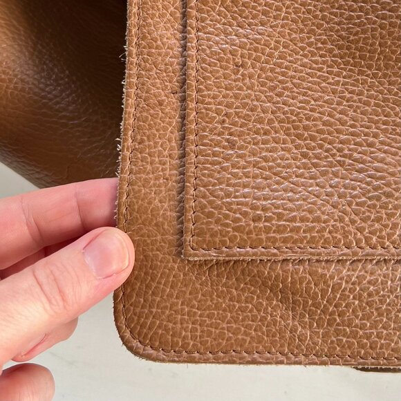 Cuyana Classic Leather Tote in Caramel - Picture 7 of 12